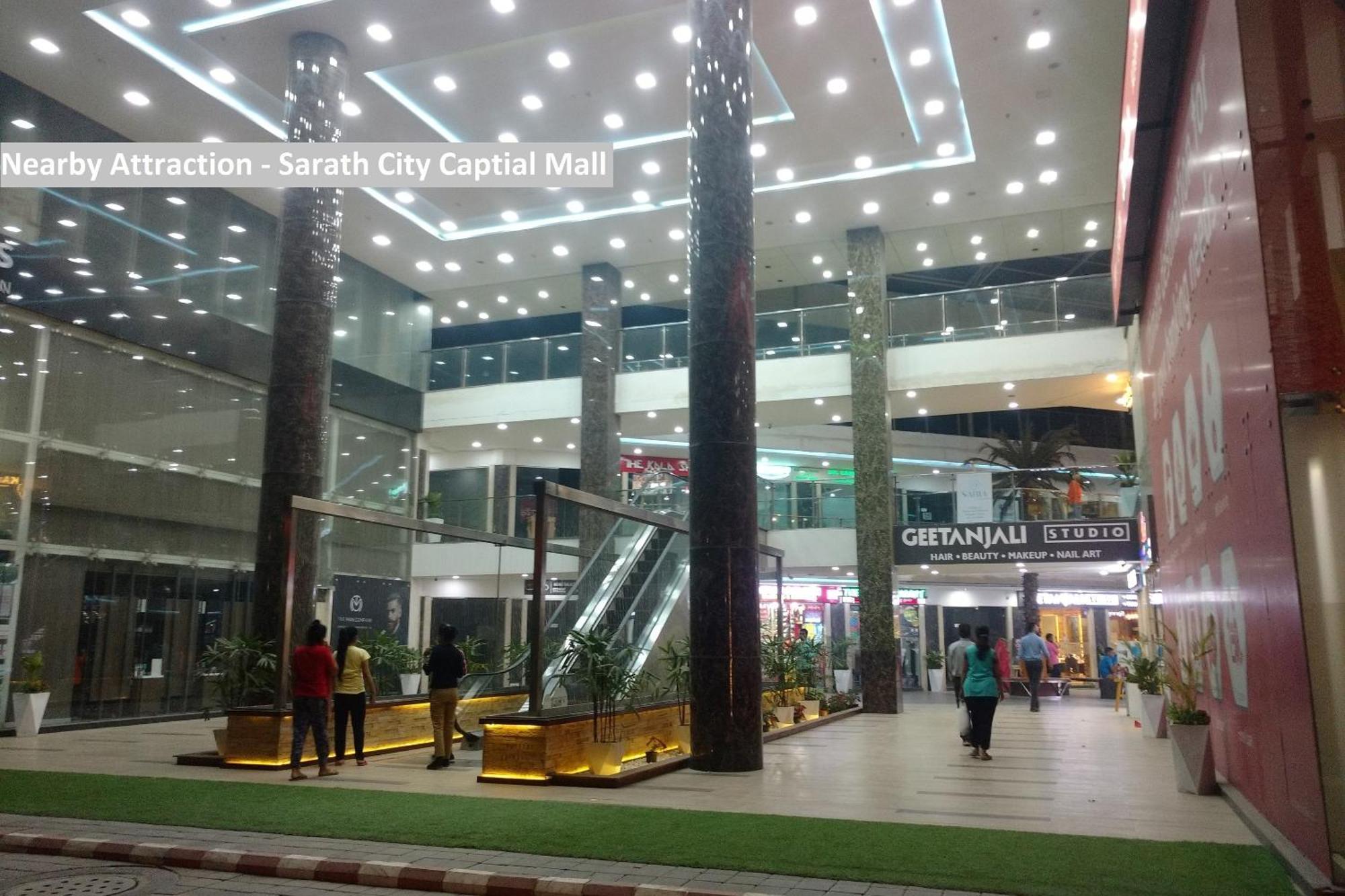 Capital O Rudra Grand Near Kondapur X Road Hotel ภายนอก รูปภาพ